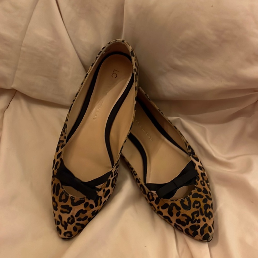 Lauren Conrad Cheetah Print Pointed Toe Flat with bow detail Size 9